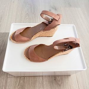 Vince Camuto Meddrina ankle strap sandal size 6.5